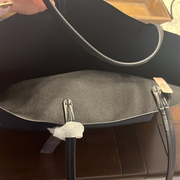 Brand new VS travel bag - Picture 4 of 14